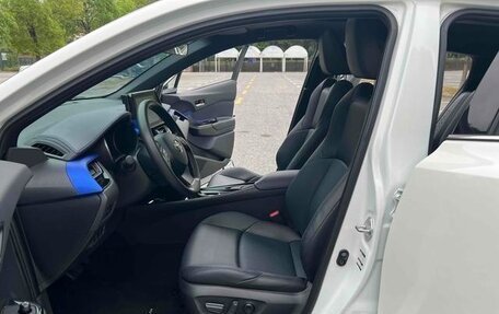 Toyota C-HR I рестайлинг, 2021 год, 1 720 600 рублей, 7 фотография