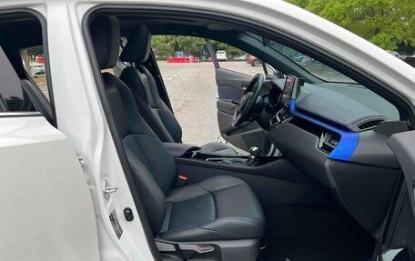 Toyota C-HR I рестайлинг, 2021 год, 1 720 600 рублей, 8 фотография