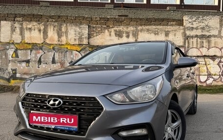 Hyundai Solaris II рестайлинг, 2018 год, 1 180 000 рублей, 1 фотография