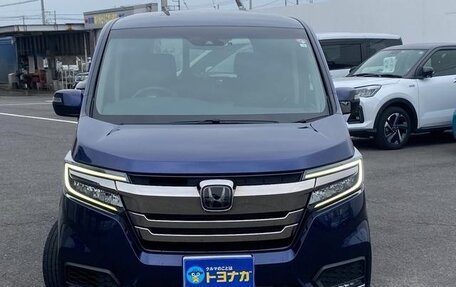 Honda Stepwgn IV, 2018 год, 1 690 000 рублей, 3 фотография