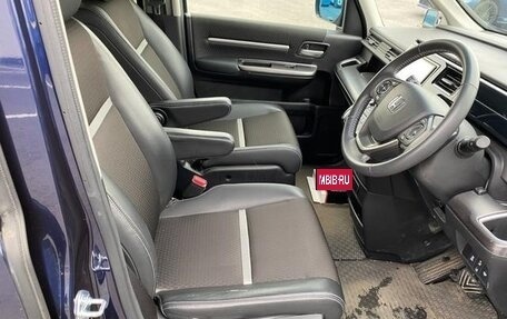 Honda Stepwgn IV, 2018 год, 1 690 000 рублей, 11 фотография