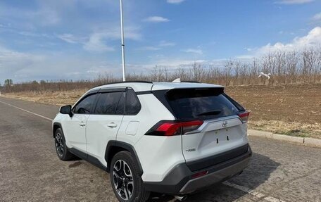 Toyota RAV4, 2021 год, 2 385 000 рублей, 6 фотография