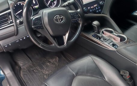 Toyota Camry, 2018 год, 2 300 000 рублей, 7 фотография