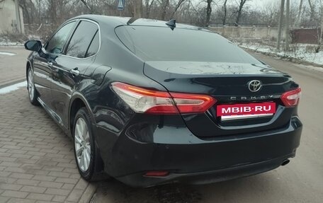 Toyota Camry, 2018 год, 2 300 000 рублей, 6 фотография