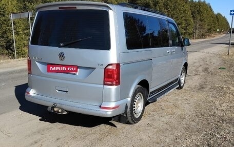 Volkswagen Caravelle T6 рестайлинг, 2015 год, 2 490 000 рублей, 6 фотография
