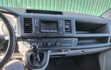 Volkswagen Caravelle T6 рестайлинг, 2015 год, 2 490 000 рублей, 7 фотография