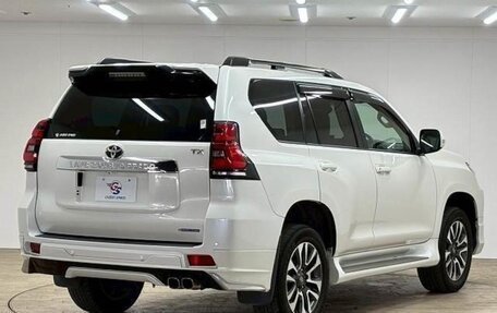 Toyota Land Cruiser Prado 150 рестайлинг 2, 2022 год, 3 700 000 рублей, 3 фотография