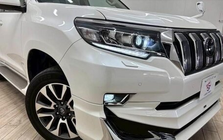 Toyota Land Cruiser Prado 150 рестайлинг 2, 2022 год, 3 700 000 рублей, 9 фотография