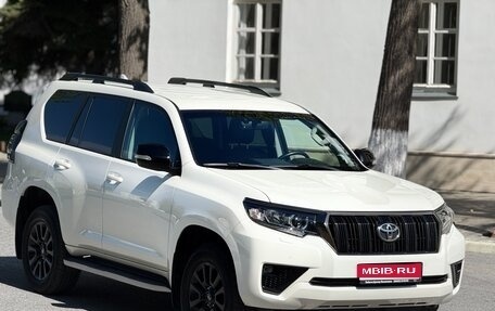 Toyota Land Cruiser Prado 150 рестайлинг 2, 2021 год, 6 650 000 рублей, 1 фотография