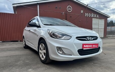 Hyundai Solaris II рестайлинг, 2012 год, 640 000 рублей, 1 фотография