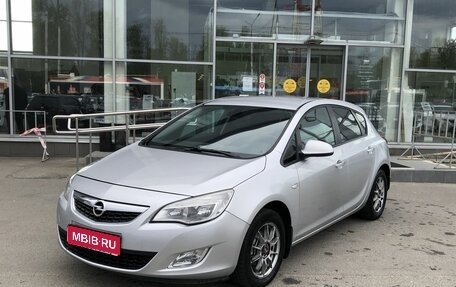 Opel Astra J, 2010 год, 660 000 рублей, 1 фотография