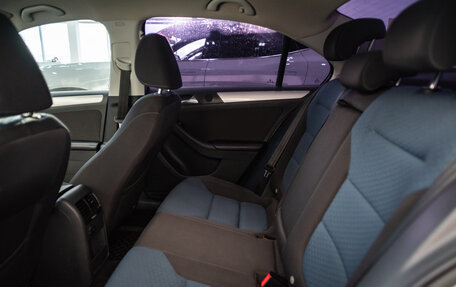 Volkswagen Jetta VI, 2013 год, 999 000 рублей, 12 фотография