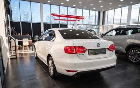 Volkswagen Jetta VI, 2013 год, 999 000 рублей, 7 фотография