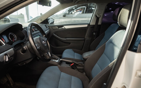 Volkswagen Jetta VI, 2013 год, 999 000 рублей, 11 фотография