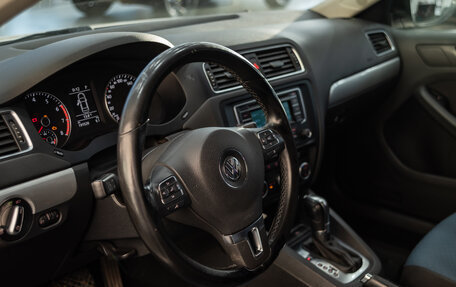 Volkswagen Jetta VI, 2013 год, 999 000 рублей, 10 фотография