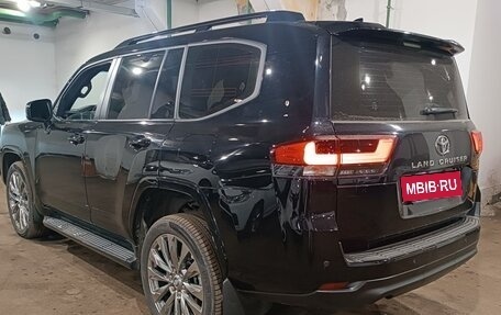 Toyota Land Cruiser, 2023 год, 10 400 000 рублей, 3 фотография
