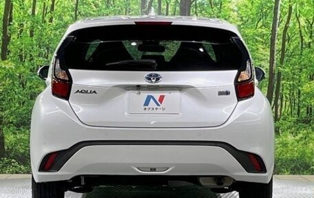 Toyota Aqua, 2021 год, 1 300 000 рублей, 4 фотография