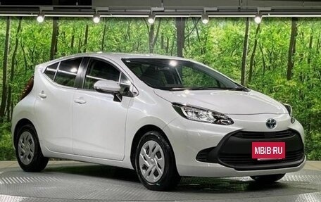 Toyota Aqua, 2021 год, 1 300 000 рублей, 3 фотография