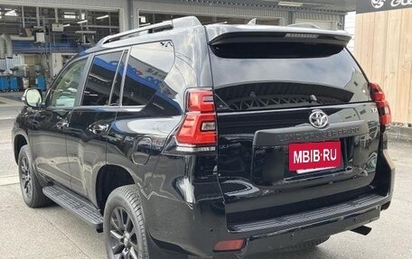 Toyota Land Cruiser Prado 150 рестайлинг 2, 2022 год, 3 720 000 рублей, 7 фотография
