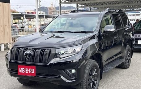Toyota Land Cruiser Prado 150 рестайлинг 2, 2022 год, 3 720 000 рублей, 2 фотография