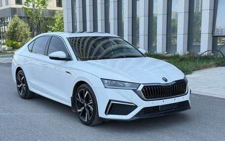 Skoda Octavia IV, 2022 год, 1 630 100 рублей, 2 фотография