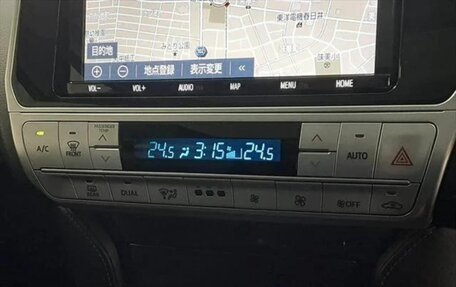 Toyota Land Cruiser Prado 150 рестайлинг 2, 2022 год, 3 700 000 рублей, 19 фотография