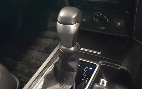 Toyota Land Cruiser Prado 150 рестайлинг 2, 2022 год, 3 700 000 рублей, 18 фотография