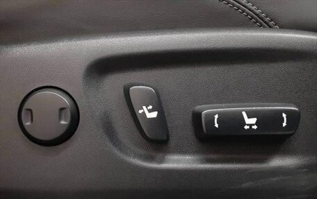 Toyota Land Cruiser Prado 150 рестайлинг 2, 2022 год, 3 700 000 рублей, 22 фотография