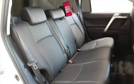 Toyota Land Cruiser Prado 150 рестайлинг 2, 2022 год, 3 700 000 рублей, 14 фотография