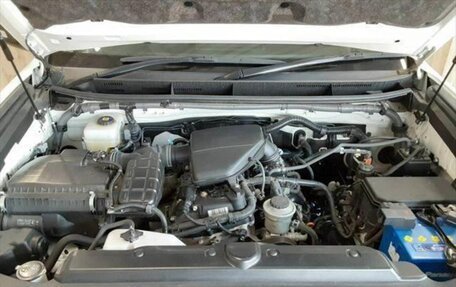 Toyota Land Cruiser Prado 150 рестайлинг 2, 2022 год, 3 700 000 рублей, 26 фотография