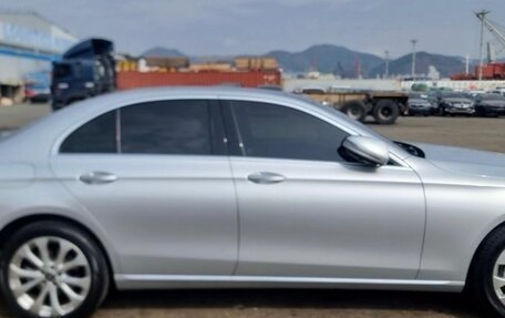 Mercedes-Benz E-Класс, 2019 год, 3 990 000 рублей, 2 фотография