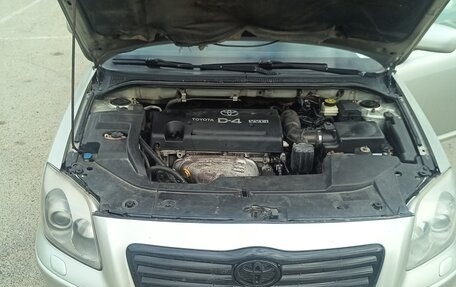 Toyota Avensis III рестайлинг, 2005 год, 720 000 рублей, 13 фотография