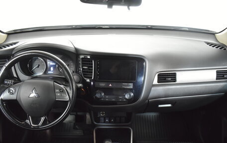Mitsubishi Outlander III рестайлинг 3, 2018 год, 1 549 000 рублей, 7 фотография