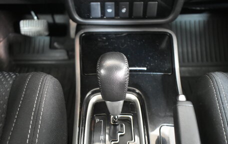 Mitsubishi Outlander III рестайлинг 3, 2018 год, 1 549 000 рублей, 11 фотография