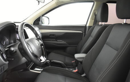 Mitsubishi Outlander III рестайлинг 3, 2018 год, 1 549 000 рублей, 8 фотография