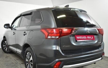 Mitsubishi Outlander III рестайлинг 3, 2018 год, 1 549 000 рублей, 4 фотография