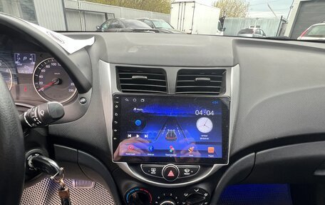 Hyundai Solaris II рестайлинг, 2015 год, 935 000 рублей, 16 фотография