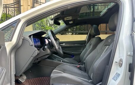 Volkswagen Golf VIII, 2021 год, 1 600 000 рублей, 13 фотография
