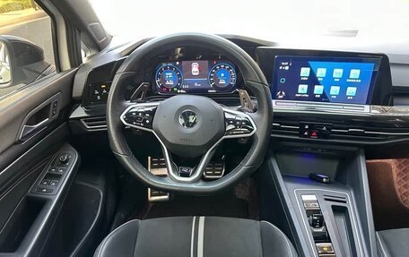 Volkswagen Golf VIII, 2021 год, 1 600 000 рублей, 15 фотография