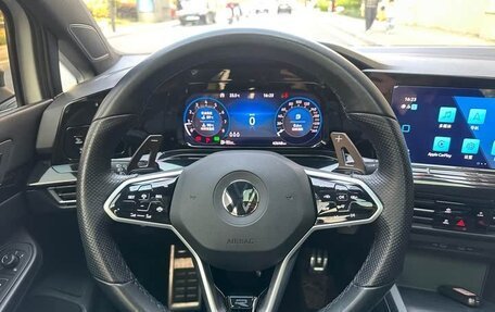 Volkswagen Golf VIII, 2021 год, 1 600 000 рублей, 16 фотография