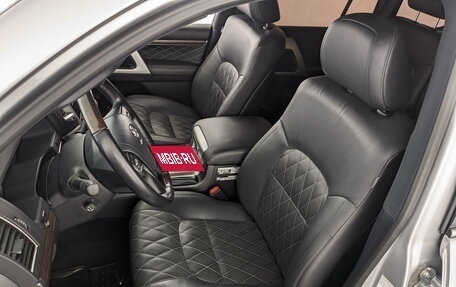 Toyota Land Cruiser 200, 2018 год, 7 850 000 рублей, 4 фотография