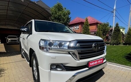 Toyota Land Cruiser 200, 2016 год, 6 100 000 рублей, 1 фотография