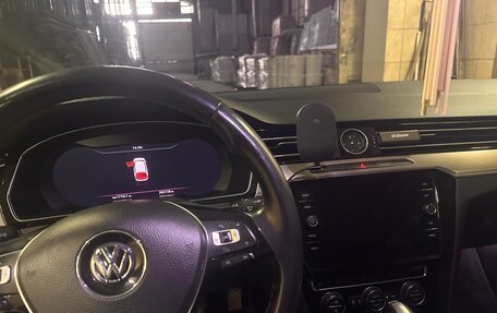 Volkswagen Passat B8 рестайлинг, 2018 год, 2 500 000 рублей, 11 фотография