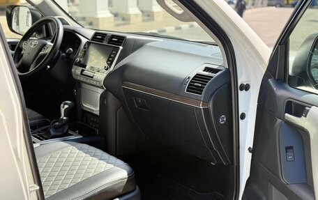 Toyota Land Cruiser Prado 150 рестайлинг 2, 2021 год, 6 650 000 рублей, 9 фотография