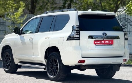 Toyota Land Cruiser Prado 150 рестайлинг 2, 2021 год, 6 650 000 рублей, 3 фотография