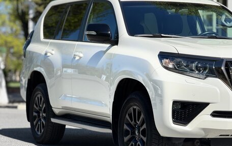 Toyota Land Cruiser Prado 150 рестайлинг 2, 2021 год, 6 650 000 рублей, 14 фотография