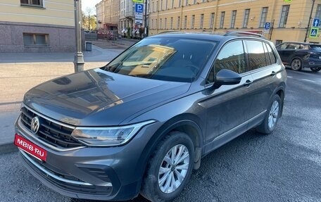 Volkswagen Tiguan II, 2021 год, 3 000 000 рублей, 5 фотография
