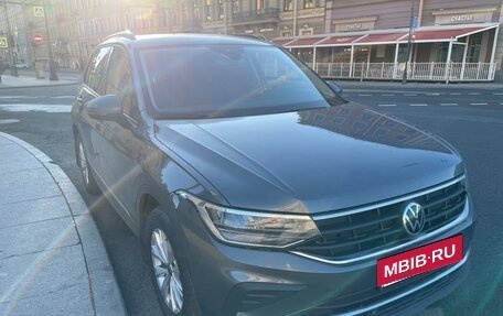 Volkswagen Tiguan II, 2021 год, 3 000 000 рублей, 2 фотография