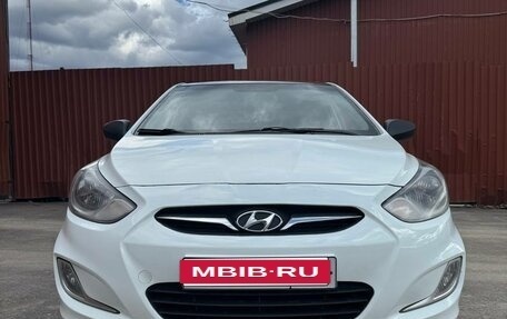 Hyundai Solaris II рестайлинг, 2012 год, 640 000 рублей, 3 фотография