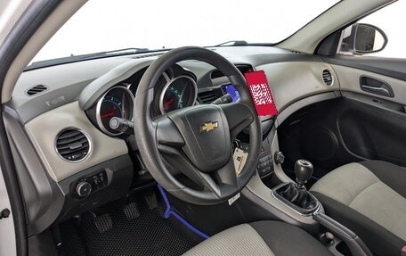 Chevrolet Cruze II, 2011 год, 750 000 рублей, 16 фотография